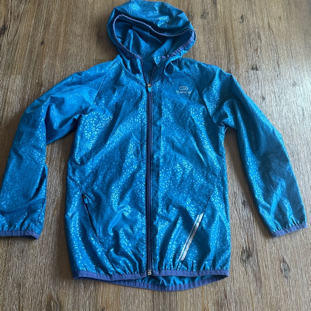 3/27$ Kids Thin Blue Raincoat size 5-6 years